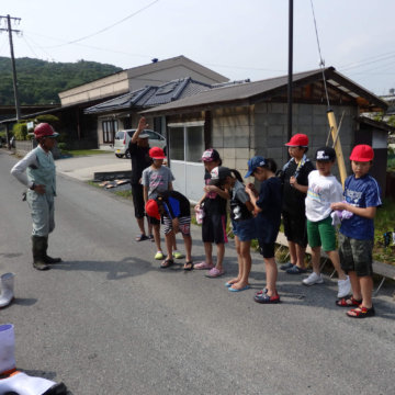 田植え体験。